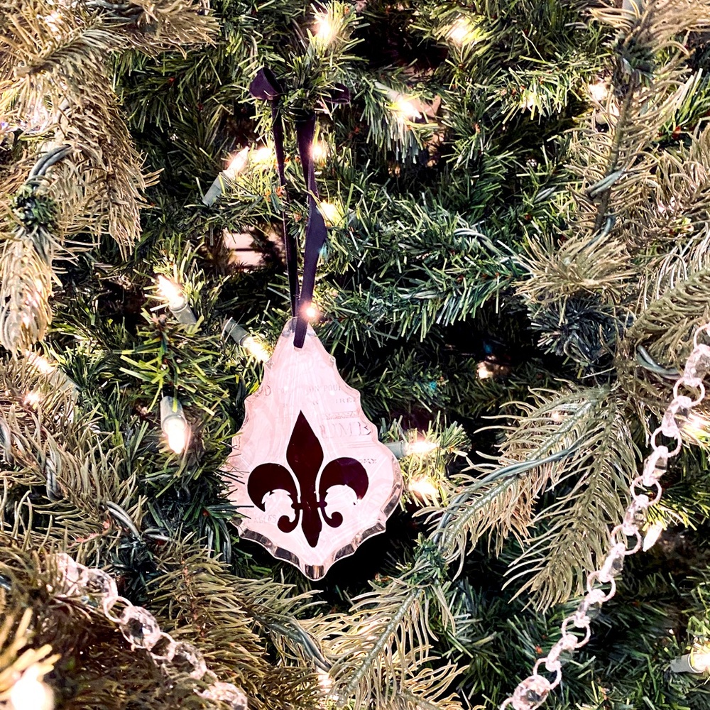 Huge New 5 1/2” Scalloped Fleur De Lis Authentic Crystal Ornament
